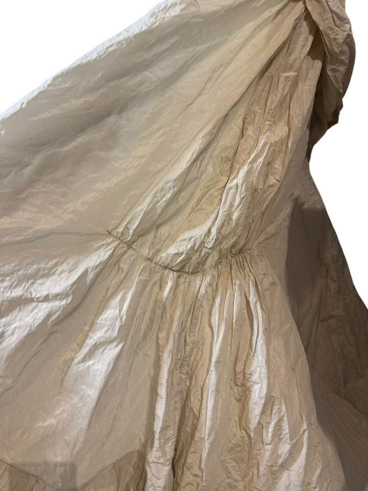 Nicole Miller 1990s Metallic Ivory Wedding Gown – Size 6