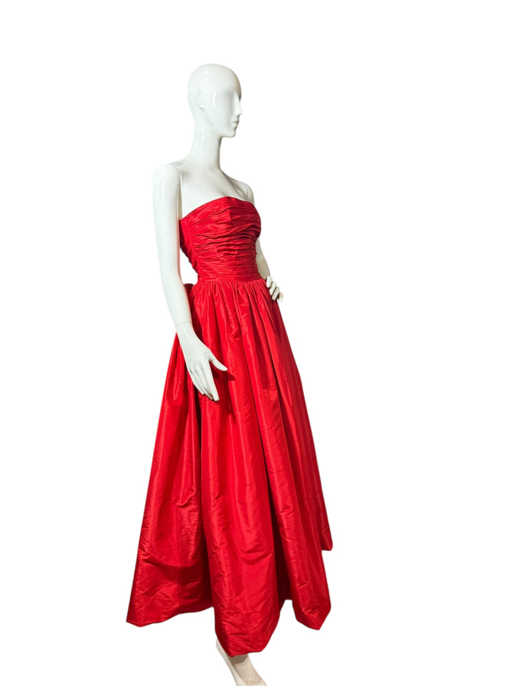 Oscar de la Renta 2011 Couture Red Strapless Silk Taffeta Ball Gown, , Oscar de la Renta, RERACKED
