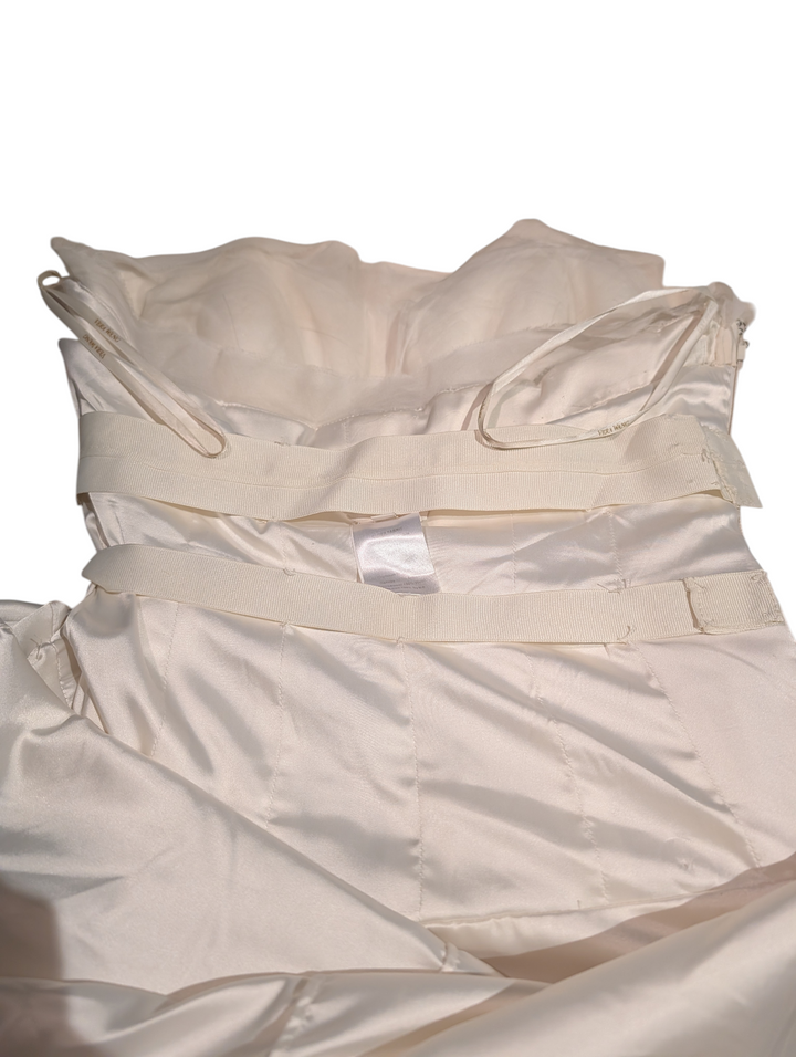 Vera Wang Silk Organza Strapless Ruffled Wedding Gown