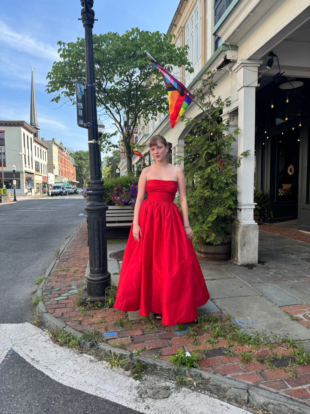 oscar de la renta red dress Fall 2025 featuring a plain pattern that lends itself to versatile styling while celebrating the richness of virgin wool fabric Oscar de la Renta Women's