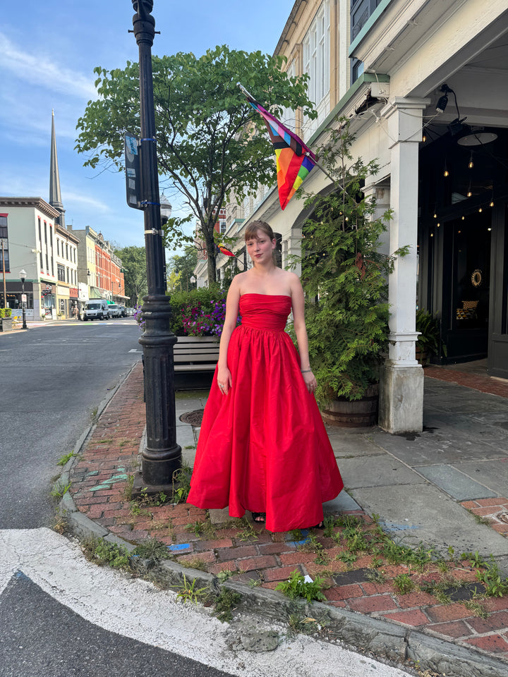 Oscar de la Renta 2011 Couture Red Strapless Silk Taffeta Ball Gown, , Oscar de la Renta, RERACKED