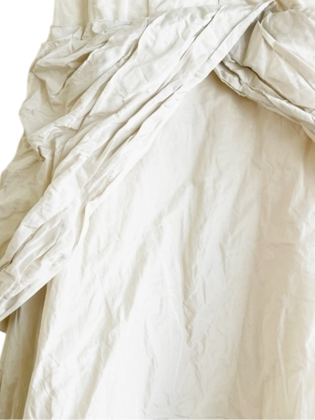 Nicole Miller 1990s Metallic Ivory Wedding Gown – Size 6