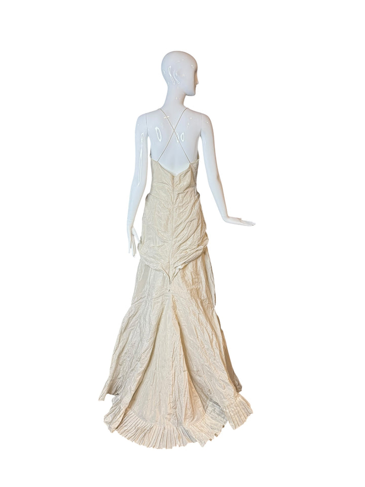 Nicole Miller 1990s Metallic Ivory Wedding Gown – Size 6