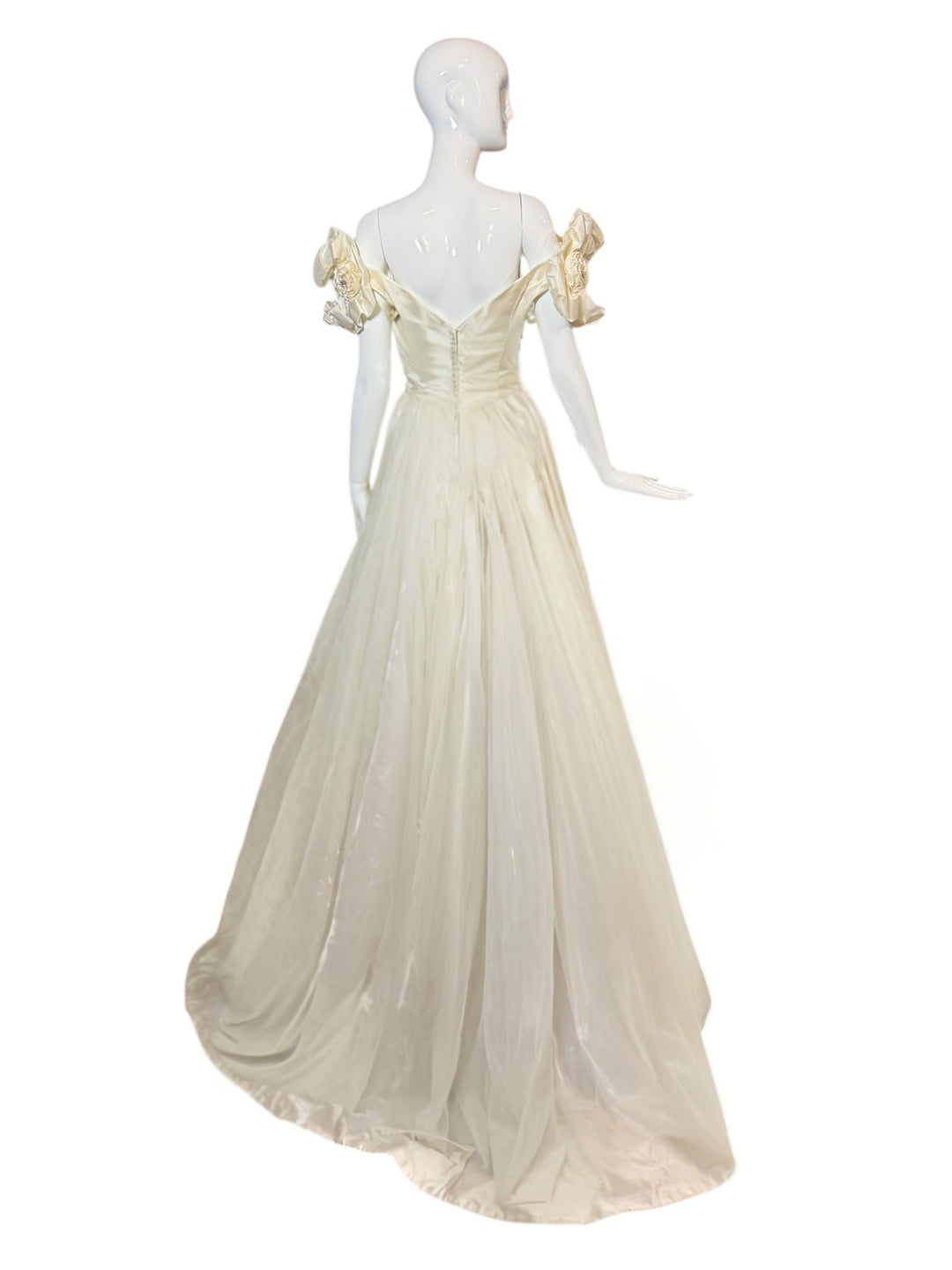 Side view of the vintage Priscilla of Boston wedding gown with voluminous puff sleeves and dramatic skirt, ideal for a bride choosing a vintage wedding gown.