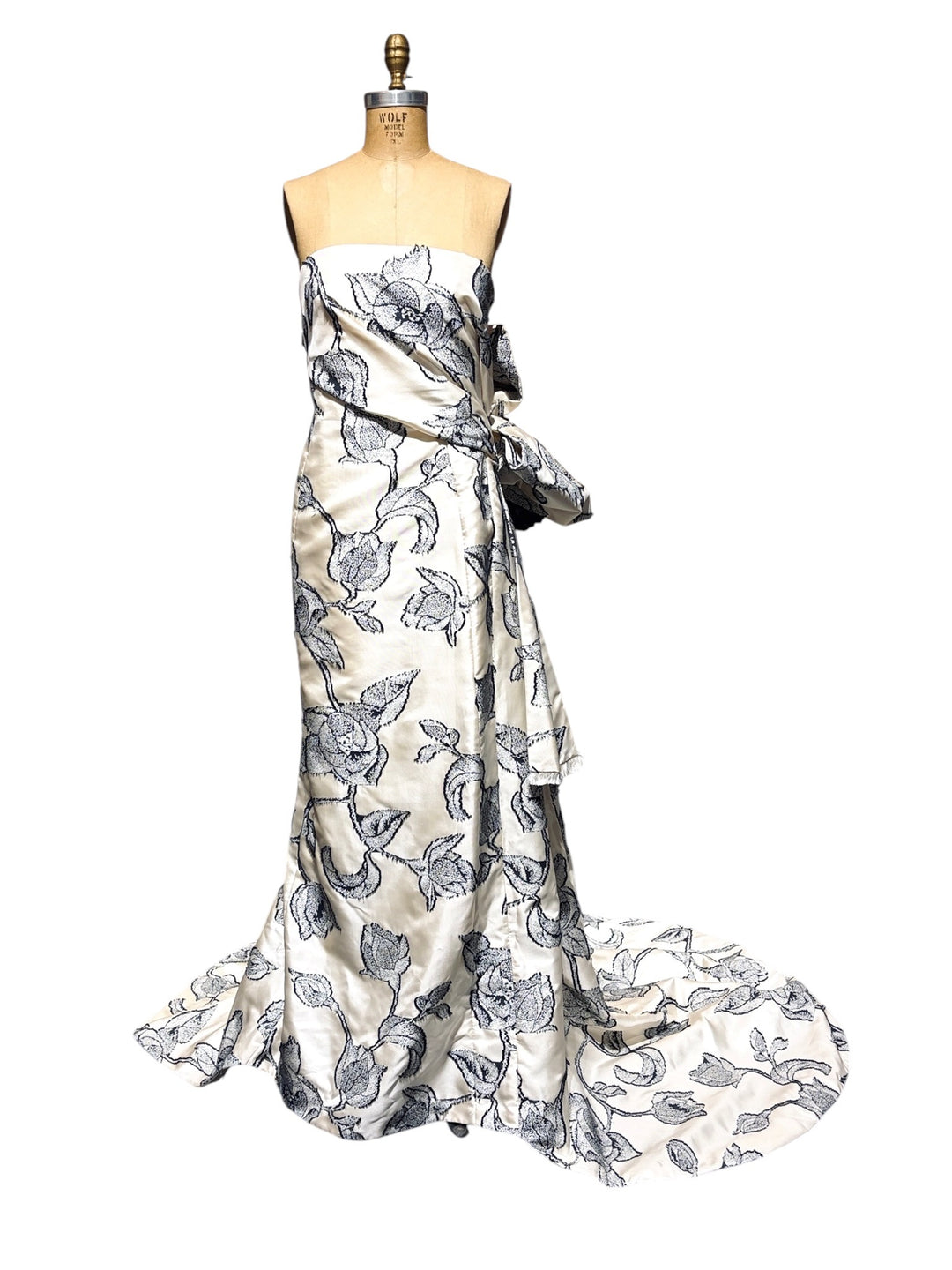 Carolina Herrera Runway Rose Fil Coupé Gown — Velvet Flowers