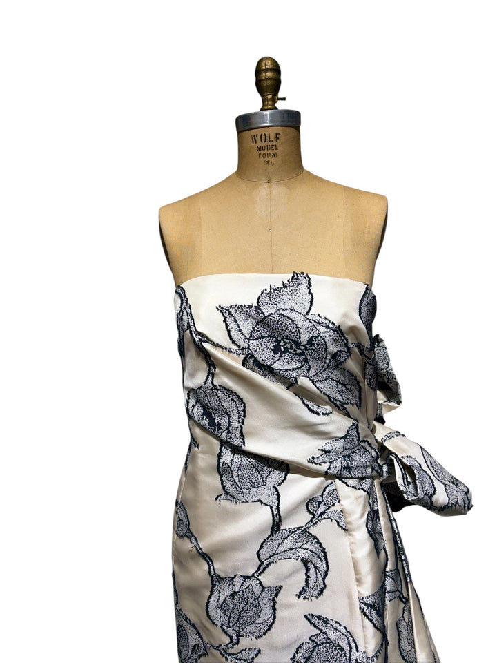 Carolina Herrera Runway Rose Fil Coupé Gown — Velvet Flowers