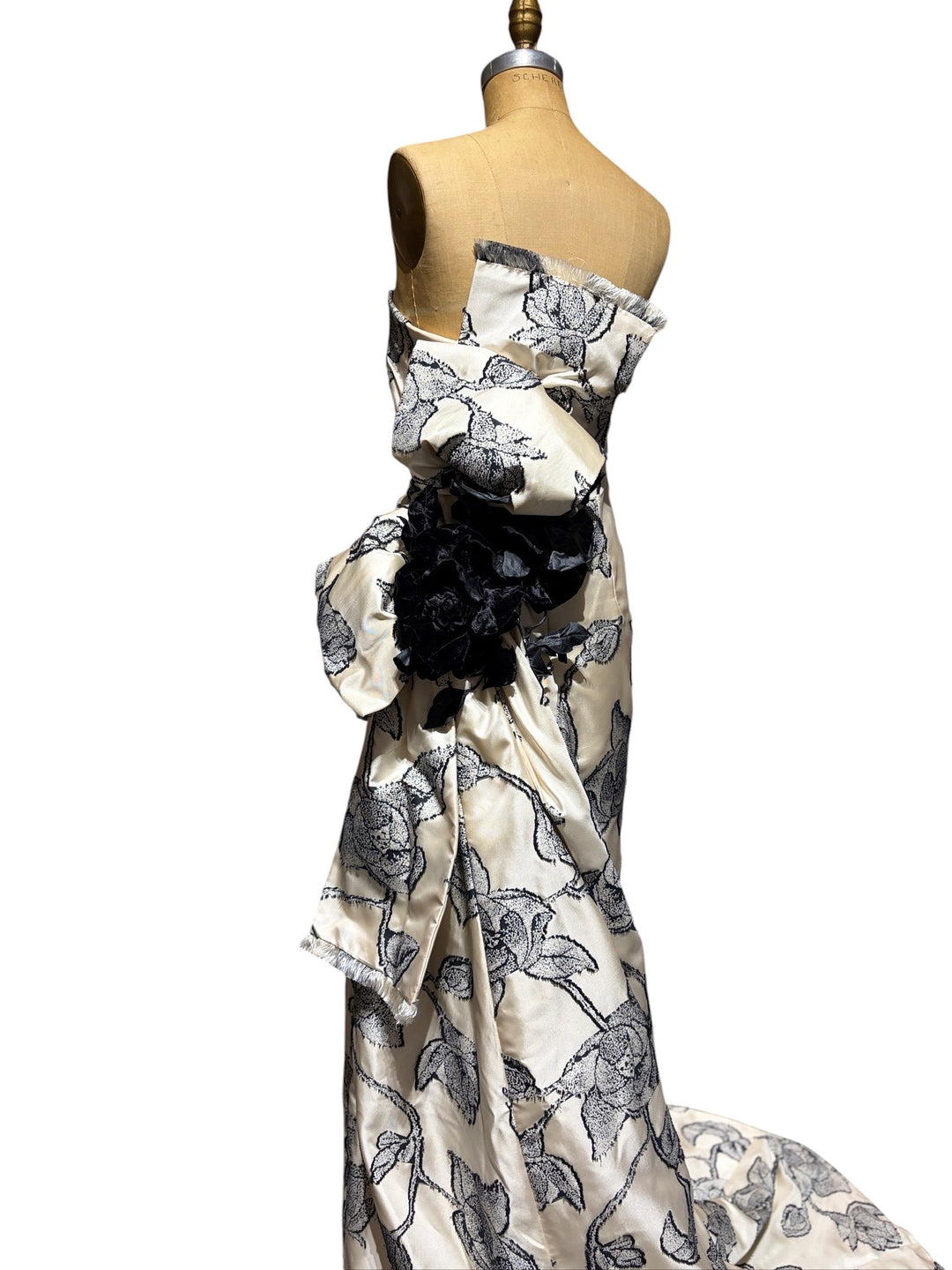 Carolina Herrera Runway Rose Fil Coupé Gown — Velvet Flowers
