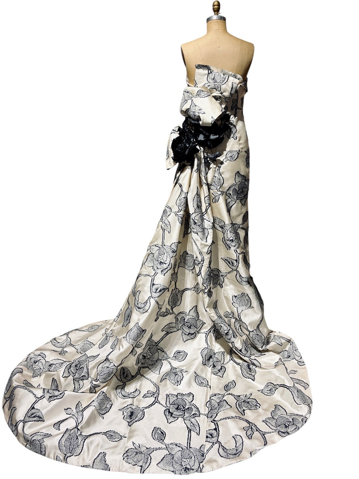 Carolina Herrera Runway Rose Fil Coupé Gown — Velvet Flowers